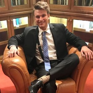 Meet your Posher, Greyson